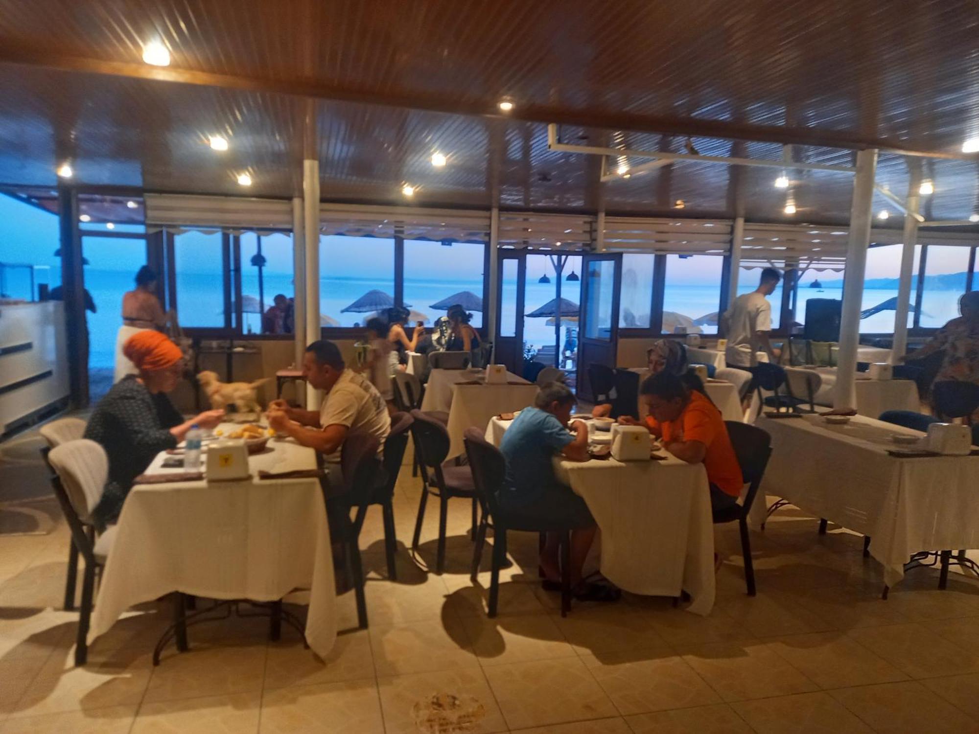 Paradise Hotel Akcay 埃德雷米特 外观 照片